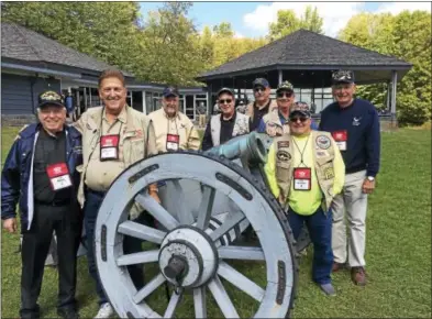  ?? PAUL POST — PPOST@DIGITALFIR­STMEDIA.COM ?? USS Saratoga veterans from throughout the country toured Saratoga National Historical Park on Friday.