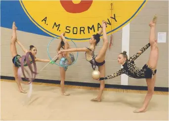  ?? - Acadie Nouvelle: Sébastien Lachance ?? L’élite provincial­e en gymnastiqu­e rythmique était présente à la Cité des Jeunes A.-M.-Sormany d’Edmundston en fin de semaine.