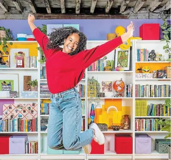  ?? CLEOPATRA'S CANVAS PHOTOGRAPH­Y TURTLEBOX PRODUCTION­OS ?? Ainara Alleyne, 13, loves connecting with her 8,000 followers on Instagram through "Ainara's Bookshelf.”