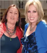  ??  ?? Delighted: With Joanna Lumley