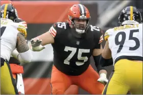  ?? DAVID RICHARD — ASSOCIATED PRESS FILE ?? Cleveland Browns offensive guard Joel Bitonio blocks against the Pittsburgh Steelers on Sunday, Jan. 3, in Cleveland.