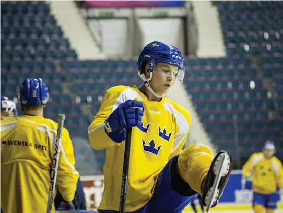  ?? Bild: CHRISTINE OLSSON/TT ?? UPP TILL BEVIS. Elias Pettersson är redo för mer ansvar i Tre kronor.