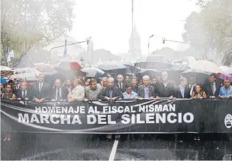  ?? FOTO: AFP ?? Los fiscales lideraron ayer la marcha en Buenos Aires.