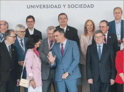  ?? ?? Ana Botín y Pedro Sánchez, junto a Ximo Puig durante el V Encuentro de Rectores Universia en Valencia.