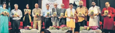  ??  ?? Kanak Rekha Chauhan, Jaideep Mathur, Farhat Ehsas, Shariq Kaifi, Ashfaq Hussain, Shariq Rudaulvi, Justice Shabihul Hasnain, Manish Shukla, Khushbeer Singh ‘Shaad’, Ranjeet Singh Chauhan and Sharat Pradhan at Buddha Auditorium on Sunday.