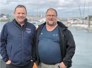  ?? PHOTO OUEST-FRANCE ?? Christophe Gaumont, directeur de course et Gilles Bricout, bosco à la Société nautique de La Trinité-sur-Mer, seront aux Jeux olympiques, cet été, à Marseille.