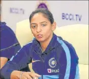  ?? PTI ?? ■
India skipper Harmanpree­t Kaur said on Thursday that the team could not handle pressure in the last two World Cups, but this time around there was an attitude change and the players would like to play their natural game without any pressure.
