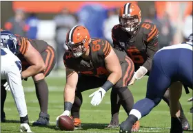  ?? DAVID RICHARD — THE ASSOCIATED PRESS ?? Browns center JC Tretter lines up against the Seahawks on Oct. 13.