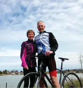  ??  ?? Julie Brown and Jim Wendland enjoy the amenities at Inverlyn Lake Estates in Kincardine.