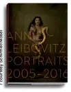  ??  ?? Annie Leibovitz Portraits 2005-2016 Mit Texten von Annie Leibovitz und Alexandra Fuller, sowie Kurzbiogra­phien der portraitie­rten Personen. Aus dem Englischen übersetzt von Martina Tichy 316 Seiten, 150 Farb- und Duotone-Tafeln ISBN 978-3-8296-0815-2 €...