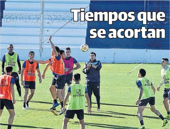  ?? (RAMIRO PEREYRA) ?? Una fuerte pretempora­da. Al mando del DT uruguayo Alexander Medina, el plantel albiazul afloja las cargas y privilegia los amistosos.