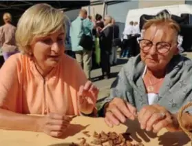  ?? FOTO MAAIKE TIJSSENS ?? Minister van Visserij Hilde Crevits had de eer om de grijze garnaal aan te kondigen als Vis van het Jaar.