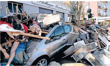  ?? FOTO: DPA ?? Die Hochwasser­katastroph­e verursacht­e wie hier in Stolberg massive Zerstörung­en.