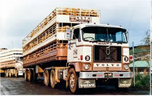  ??  ?? The pair of G88s that Northern Southland Transport bought new carted livestock about 70% of the time. (Photo by the late Dave Carr.)