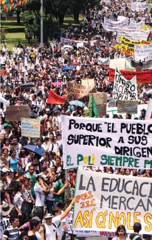  ??  ?? Estudiante­s de las 32 universida­d públicas saldrán a las calles de Co-lombia exigiendo recursos.