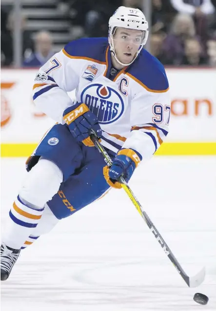  ?? DARRYL DYCK/THE CANADIAN PRESS ?? Connor McDavid is the third-youngest player to win the Art Ross Trophy after he led the NHL in scoring with 100 points.