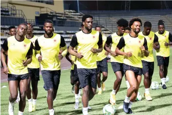  ?? JOSÉ COLA | EDIÇÕES NOVEMBRO ?? Jogadores ensaiaram na terça-feira os últimos pormenores tácticos no Estádio dos Coqueiros