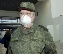  ??  ?? Ufficiali
A sinistra: il tenente colonnello Aleksandr Yumanov A destra: il generale Sergej Kikot, vicecapo del forze di rilevament­o Cbrn dell’esercito russo