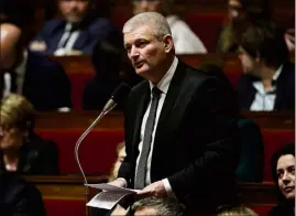  ??  ?? Olivier Falorni (ici en , à l’Assemblée nationale), auteur de la propositio­n de loi sur le droit à « une fin de vie libre et choisie ».