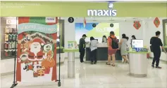  ??  ?? Maxis’ highly trained personnel provide customers advice on value added services, such as upgrades, contractin­g, complex solutions and re-contractin­g.
