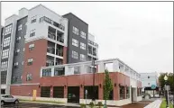  ?? H John Voorhees III / Hearst Connecticu­t Media ?? A newly Brookview West apartments at 333 Main St. in Danbury, where one-bedroom units start at $1,850, slightly above the Danbury average.