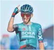  ?? FOTO: DPA ?? Lennard Kämna bejubelt den ersten deutschen Etappensie­g beim Giro 2022.