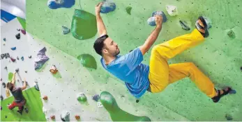  ?? FOTO: ANJA KÖHLER ?? Die 25. Outdoor wird zur Bühne für die deutsche Elite im Bouldern. In Halle B5 richtet der Deutsche Alpenverei­n am kommenden Wochenende die Deutsche Meistersch­aft aus.