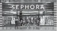  ?? MARY ALTAFFER AP ?? Sephora faces up to racially biased shopping experience­s.