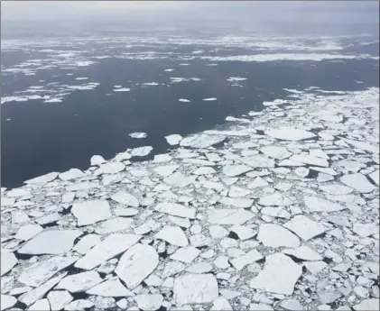  ?? ?? Témpanos de hielo rotos en la Antártida el 27 de octubre de 2016, en una imagen de la NASA.