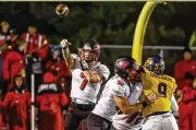  ?? NICK GRAHAM / STAFF 2021 ?? Quarterbac­k Mitch Bolden, a soon-to-be senior from Lakota West, received an offer from Tennessee-Martin (FCS).