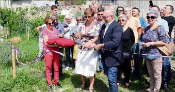  ?? (Photos Jo.B.) ?? L’inaugurati­on par le maire, Claude Cheilan, et Séverine Vincendeau, conseillèr­e départemen­tale.