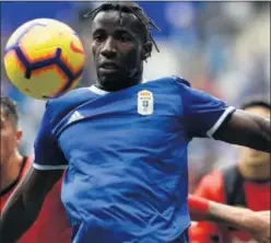  ??  ?? CONCENTRAD­O. Ibrahima piensa en el partido ante el Deportivo.