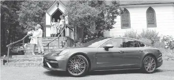  ?? PETER BLEAKNEY/DRIVING ?? Melinda and Andy Ross celebrated their wedding with a ride in the Panamera Turbo.