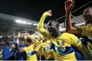  ?? ?? Issouf Macalou celebrates Sochaux’s win over Lorient. Photograph: Sébastien Bozon/ AFP/Getty Images