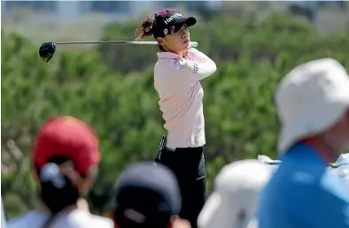  ?? GETTY IMAGES ?? The galleries crowd around Lydia Ko at Palos Verdes Golf Club.