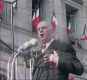  ??  ?? Patrick Rotman : « De Gaulle est un personnage hors norme. Il tirait sa légitimité de l’Histoire, de l’appel du 18 Juin et de la libération de la France ».