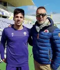  ??  ?? Il saluto al Re Leone Giovanni Simeone con Gabriel Batistuta al Franchi durante la visita dell’ex bomber alla squadra della settimana scorsa Sotto, l’allenatore della Fiorentina Stefano Pioli