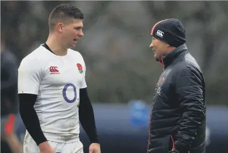  ??  ?? Eddie Jones talks to Ben Youngs