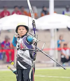  ??  ?? Recurve archery champion Wasana Khuthawisa­p.