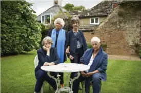  ?? FOTO: MARK JOHNSON ?? Maggie Smith, Joan Plowright, Eileen Atkins och Judi Dench har varit vänner i över ett halvsekel.