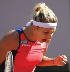  ?? MICHEL EULER/THE ASSOCIATED PRESS ?? Timea Bacsinszky of Switzerlan­d found herself on the losing end of a 7-6 (4), 3-6, 6-3 score during Thursday’s semifinal at the French Open.