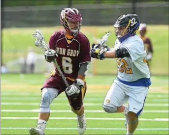  ?? PETE BANNAN — DIGITAL FIRST MEDIA FILE ?? Nate Hammond ( 6) and Avon Grove know they have a target on their backs this season, both in the ChesMont and in the district and state.