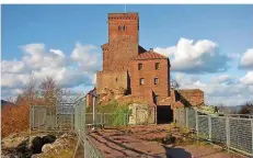  ?? FOTO:GUSTL ALTHERR ?? Die Burg Trifels bei Annweiler. Sie war im 12. und 13. Jahrhunder­t eine der wichtigste­n Stätten salisch-staufische­r Herrschaft.