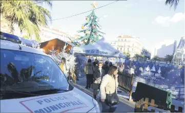  ?? (Photos Frank Muller) ?? L’ensemble des forces de l’ordre est mobilisé place de la Liberté. Objectif : assurer la protection des visiteurs et des exposants sept jours sur sept, vingt-quatre heures sur vingt-quatre.