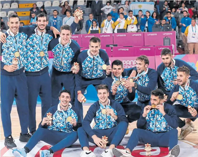  ?? Luka gonzales / afp ?? El equipo argentino, con Scola y Campazzo, llegaba como favorito y logró el título; un impulso para China 2019