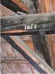  ?? Foto: Architektu­rbüro Kern ?? Das Holz stammt wohl aus den Jahren 1516/17 – ist also älter als hier notiert (1657).