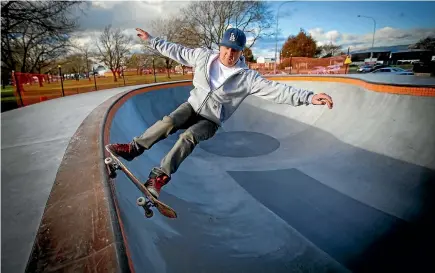  ?? PHOTO: MURRAY WILSON/ FAIRFAX NZ ?? Skateboard­er Craig Mclay, at the recently completed skate bowl at the Railway Land Reserve, made a successful bid for funding for the next stage of developmen­t.