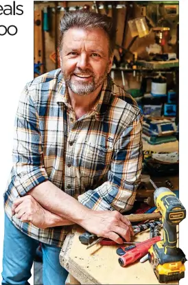  ?? ?? HOUSING BOOM: Martin Roberts has visited 3,000 properties with Homes Under the Hammer