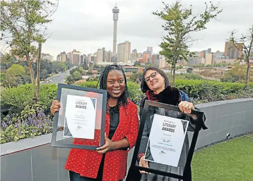  ?? Picture: Thapelo Morebudi ?? Siphiwe Gloria Ndlovu and Terry Kurgan are all smiles at winning the Sunday Times Literary Awards.