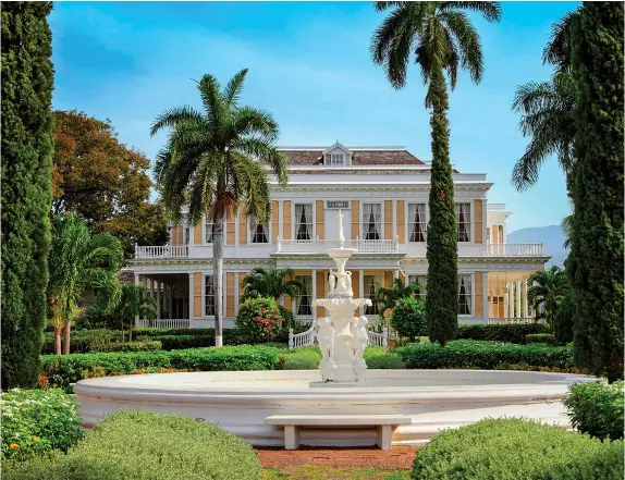  ??  ?? Devon House, la histórica mansión que pertenecie­ra al primer millonario negro de Jamaica.